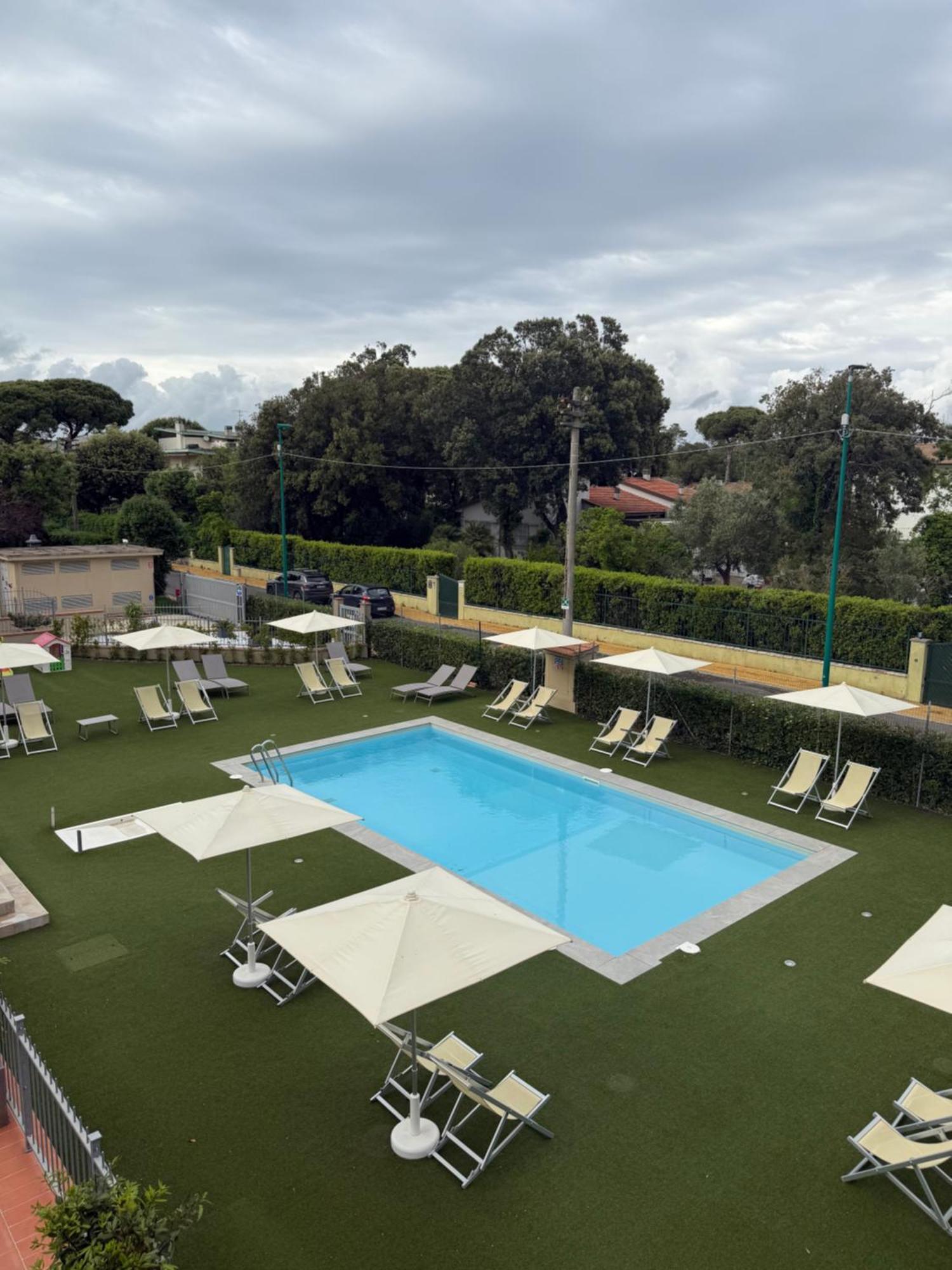 Residence San Francesco Tirrenia Εξωτερικό φωτογραφία