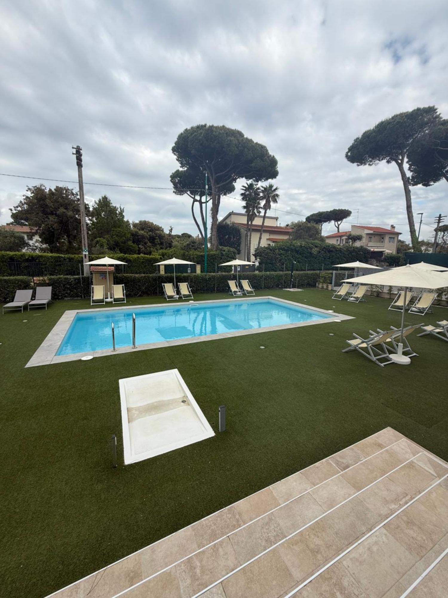 Residence San Francesco Tirrenia Εξωτερικό φωτογραφία