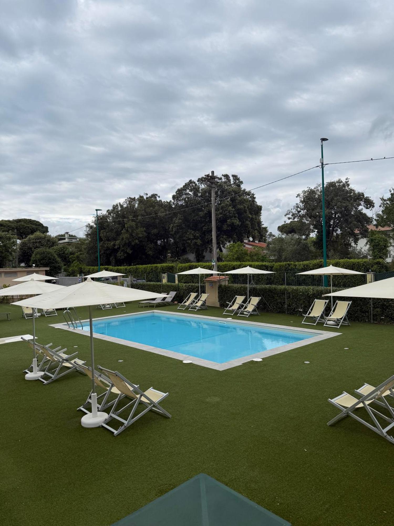 Residence San Francesco Tirrenia Εξωτερικό φωτογραφία
